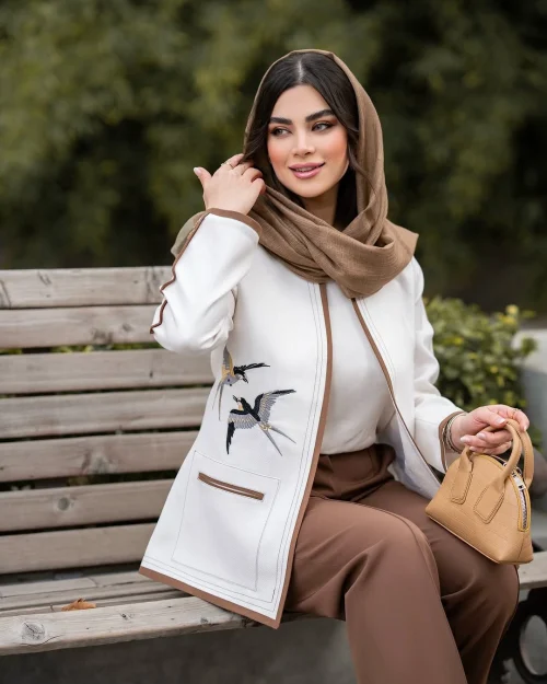 کت شلوار سفید زنانه مجلسی طاووس