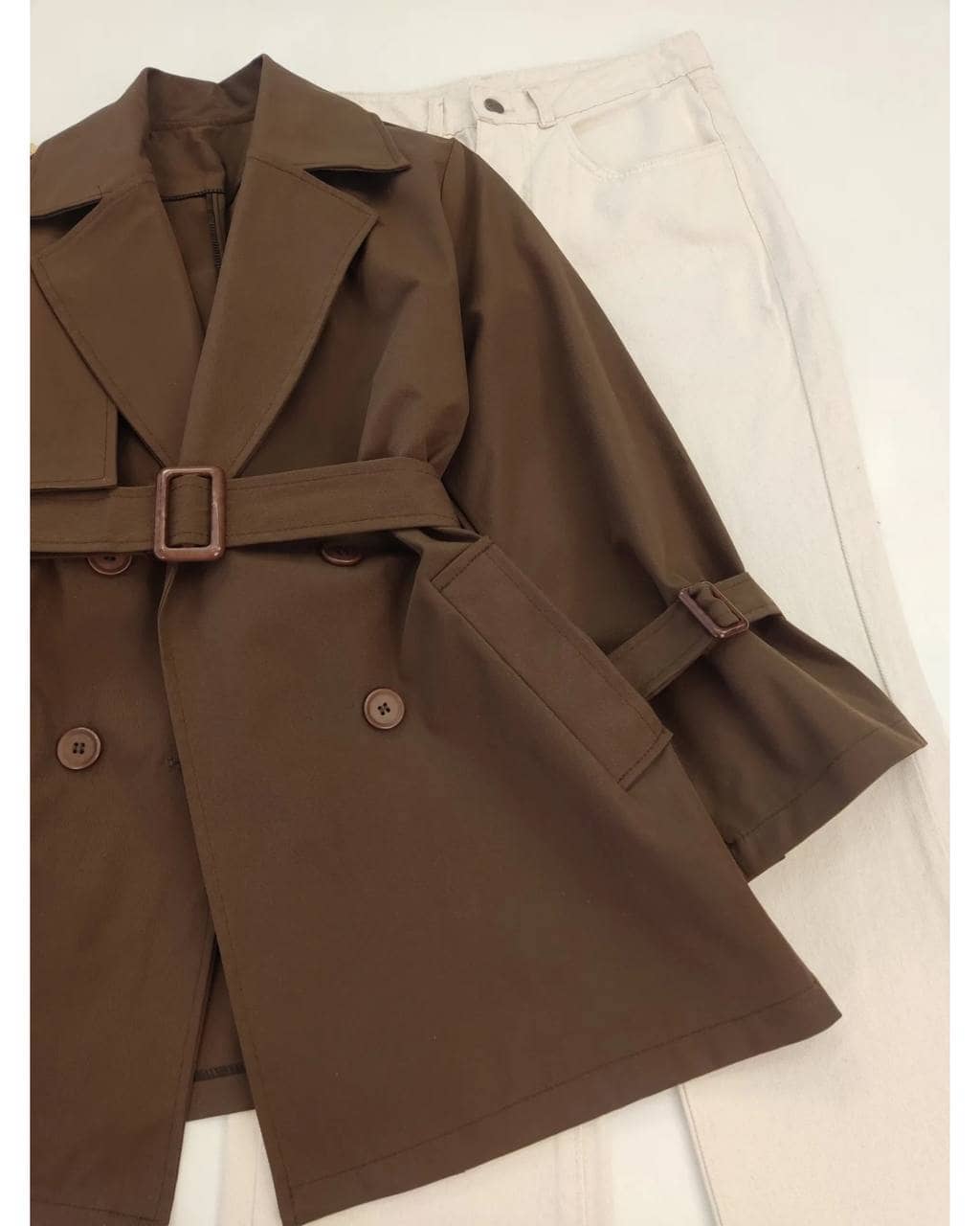 6030384523583277148-min بارونی زنانه کوتاه آیناز - تصویر 7